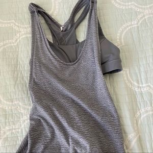 Size 2 lulu tank with built in bra